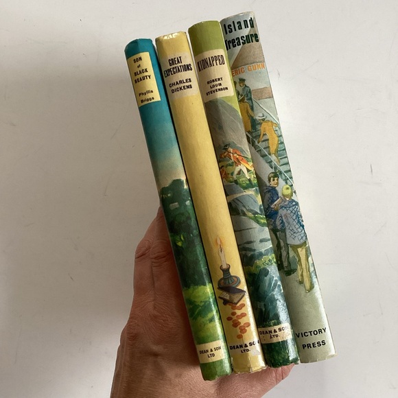 Vintage hardcover classics for kids - Picture 3 of 5